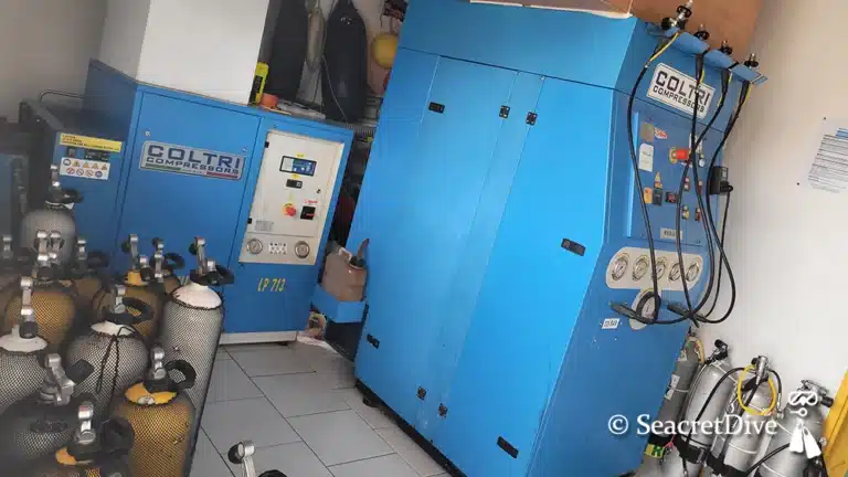 Un compresseur entretenu par le représentant de Coltri aux Antilles